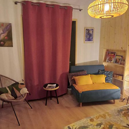Le 28 Bed & Breakfast Uzerche Exterior photo