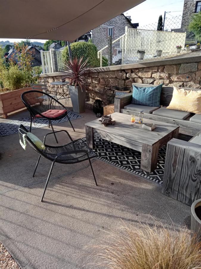Le 28 Bed & Breakfast Uzerche Exterior photo