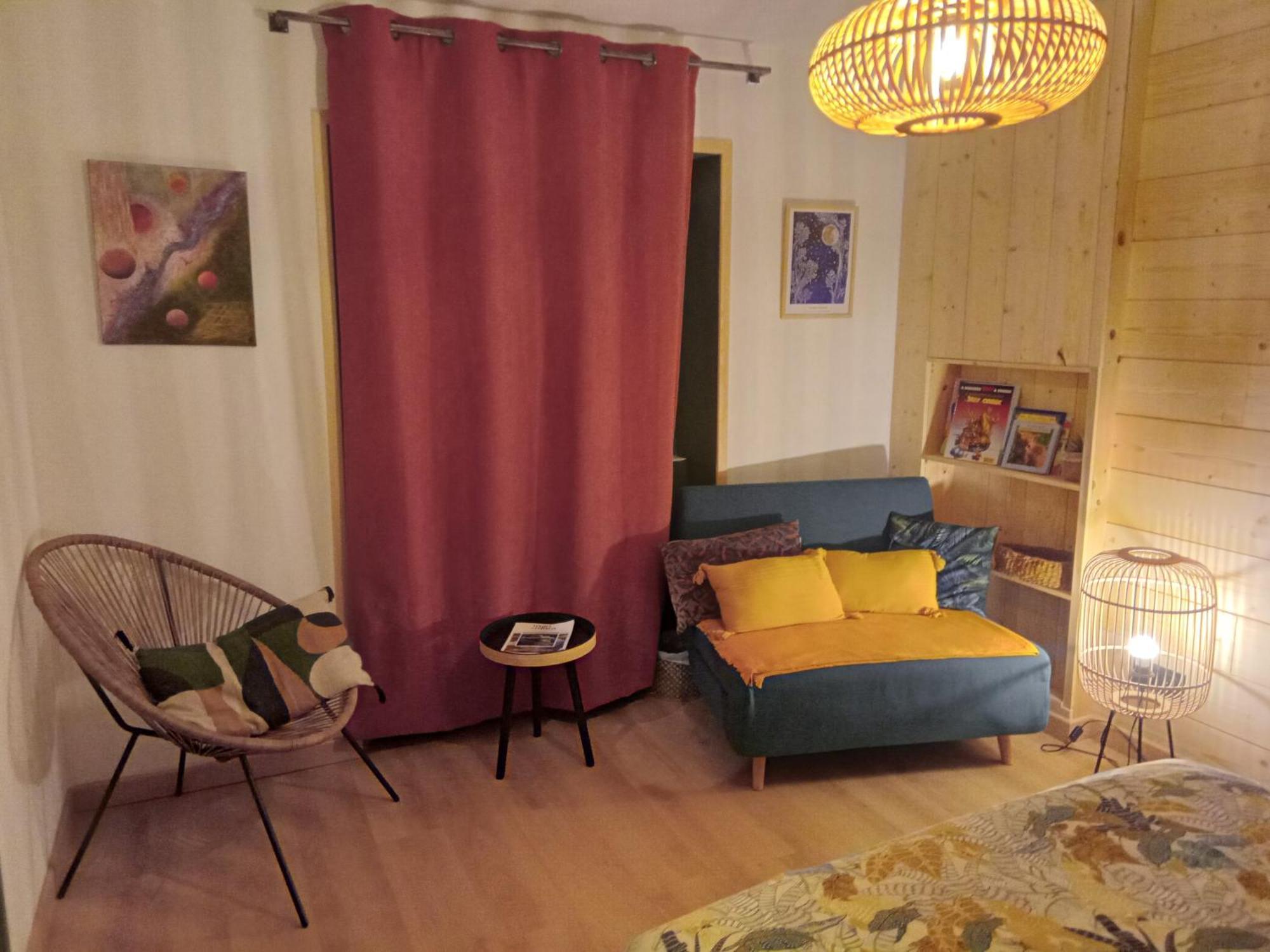 Le 28 Bed & Breakfast Uzerche Exterior photo